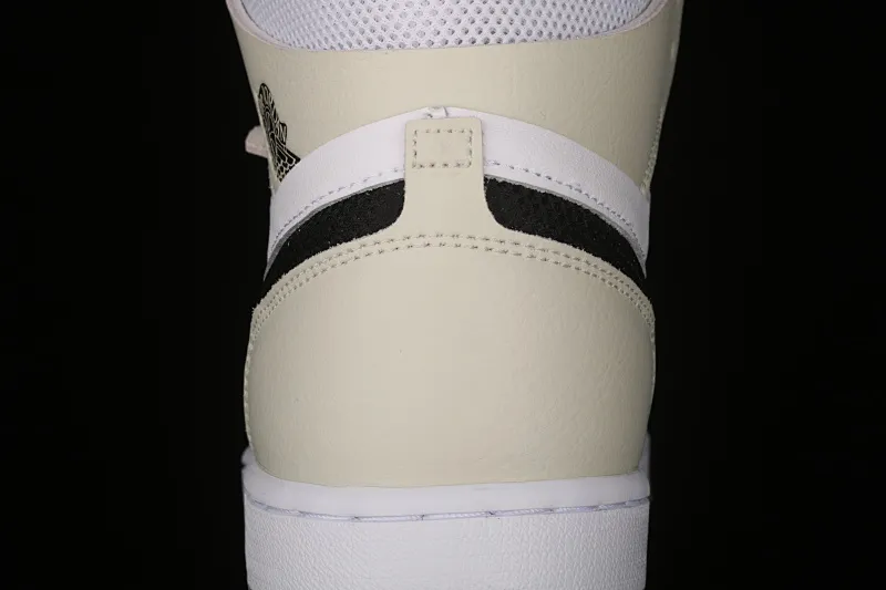 All categories Air Jordan Jordan series basketball shoes Air Jordan 1 High G version Air Jordan 1 Zoom Air CMFT AJ1 Joe 1 Pearl White high-top basketball shoes CT0979-002